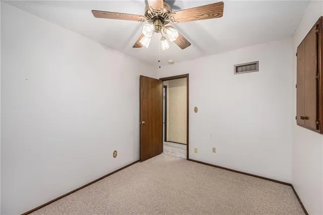 $350,000 | 8125 Northwest Beaman Drive, Kansas City, MO 64151