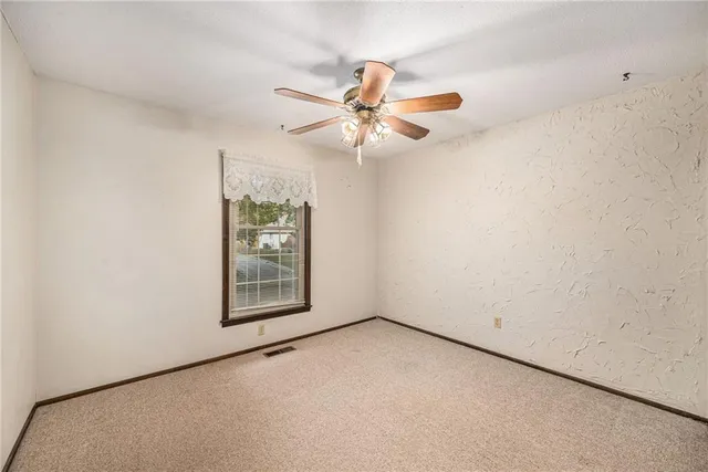 $350,000 | 8125 Northwest Beaman Drive, Kansas City, MO 64151