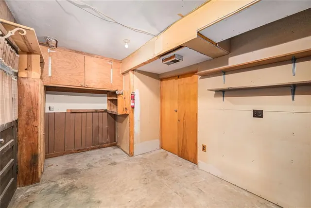 $350,000 | 8125 Northwest Beaman Drive, Kansas City, MO 64151