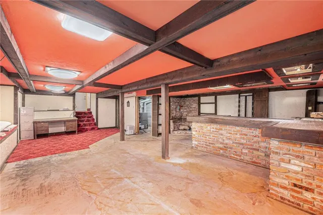 $350,000 | 8125 Northwest Beaman Drive, Kansas City, MO 64151