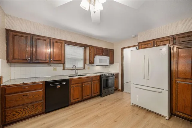 $350,000 | 8125 Northwest Beaman Drive, Kansas City, MO 64151