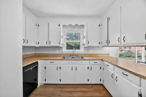 $2,900 | 1321 Briarfield Avenue, Charleston, SC 29412