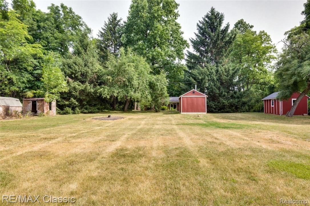 49103 Gyde Road Canton, MI 48187 - Photo 6 of 36 Back Yard