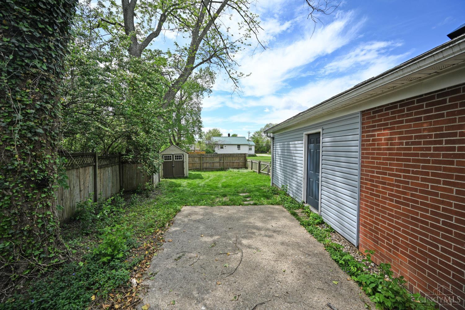 8265 Forest Road Cincinnati, OH 45255 - Photo 31 of 34