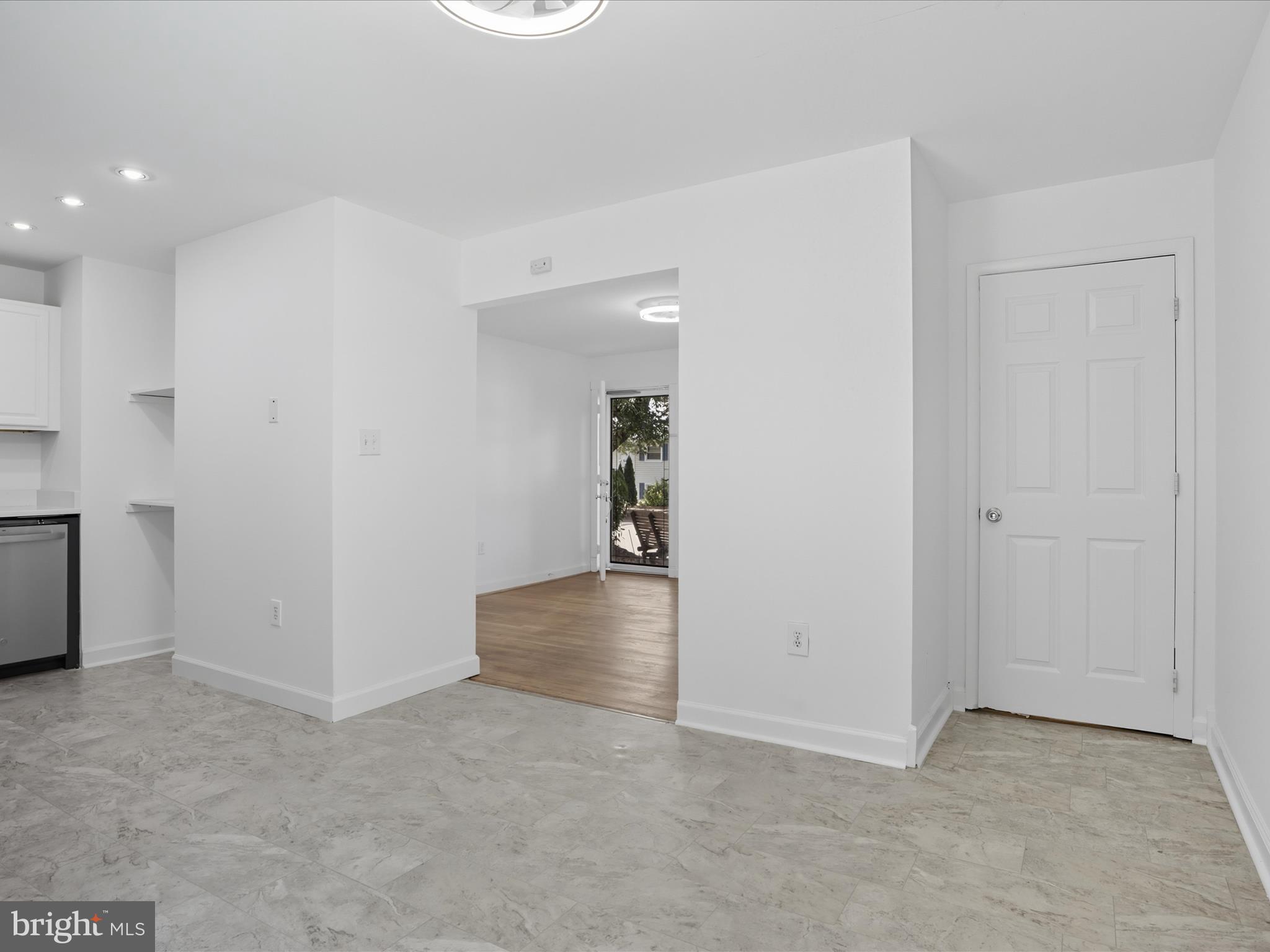 13203 Haddock Road Woodbridge, VA 22193 - Photo 11 of 32 Gallery Image 11