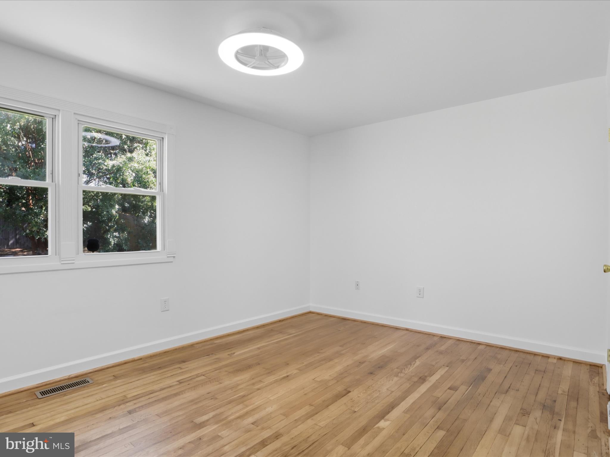 13203 Haddock Road Woodbridge, VA 22193 - Photo 16 of 32 Gallery Image 16