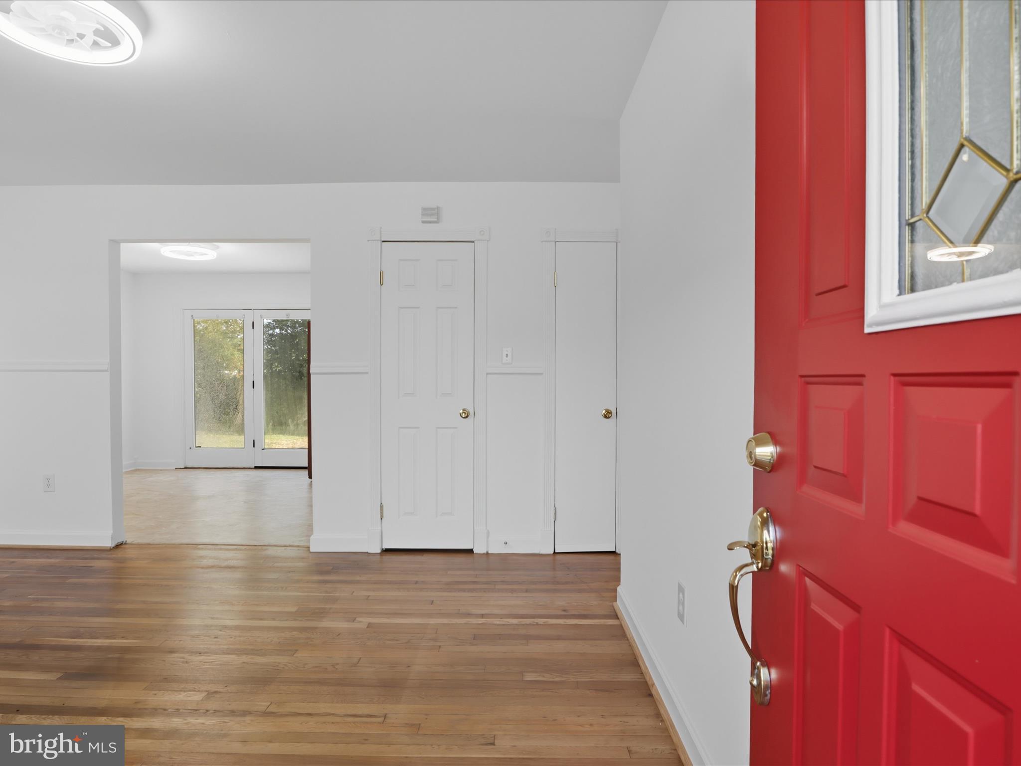13203 Haddock Road Woodbridge, VA 22193 - Photo 4 of 32 Gallery Image 4