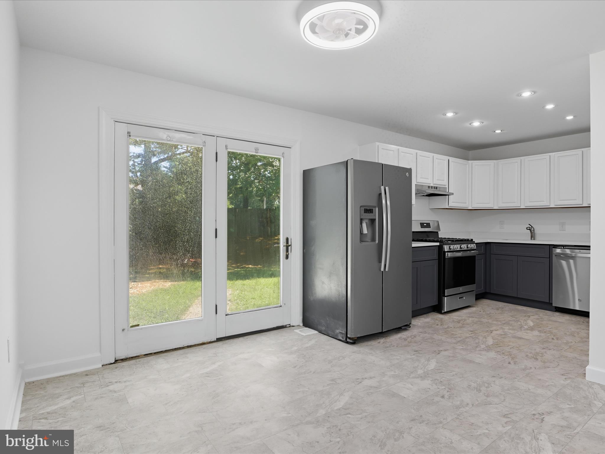 13203 Haddock Road Woodbridge, VA 22193 - Photo 9 of 32 Gallery Image 9