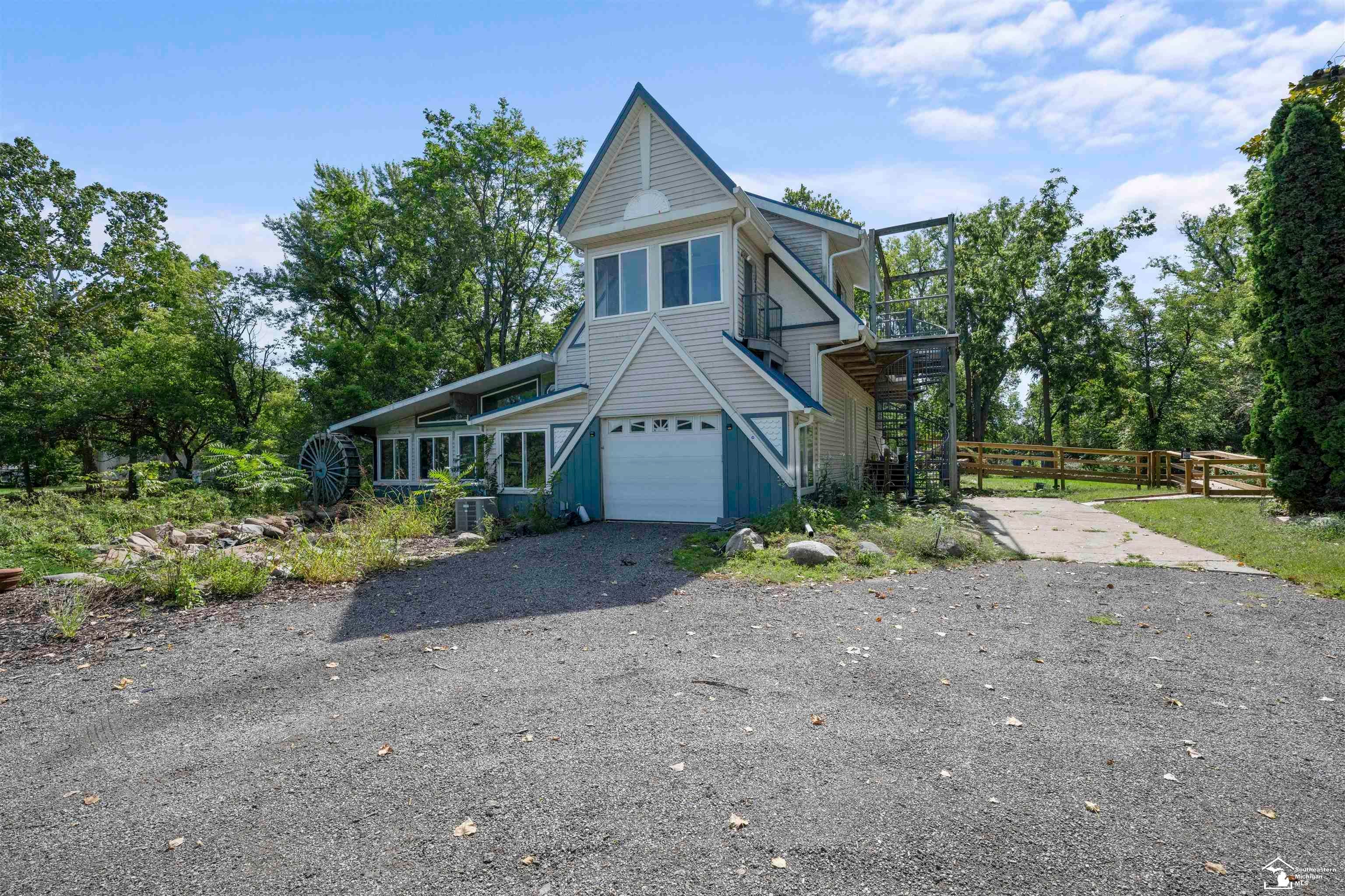 7977 North Custer Road Monroe, MI 48162 - Photo 3 of 37 Gallery Image 3