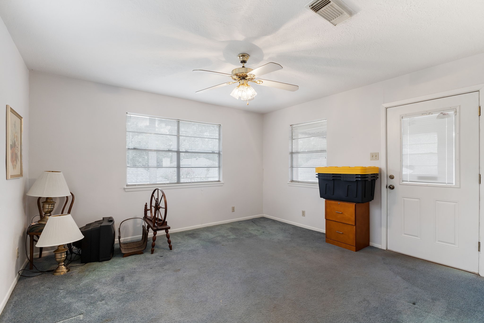 460 Dover Lane Spring, TX 77373 - Photo 37 of 47 a living room with furniture and a window