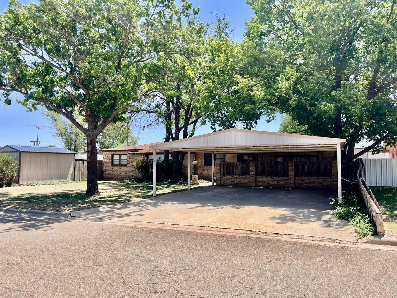 307 5th Street Olton, TX 79064 - Photo 3 of 41 3