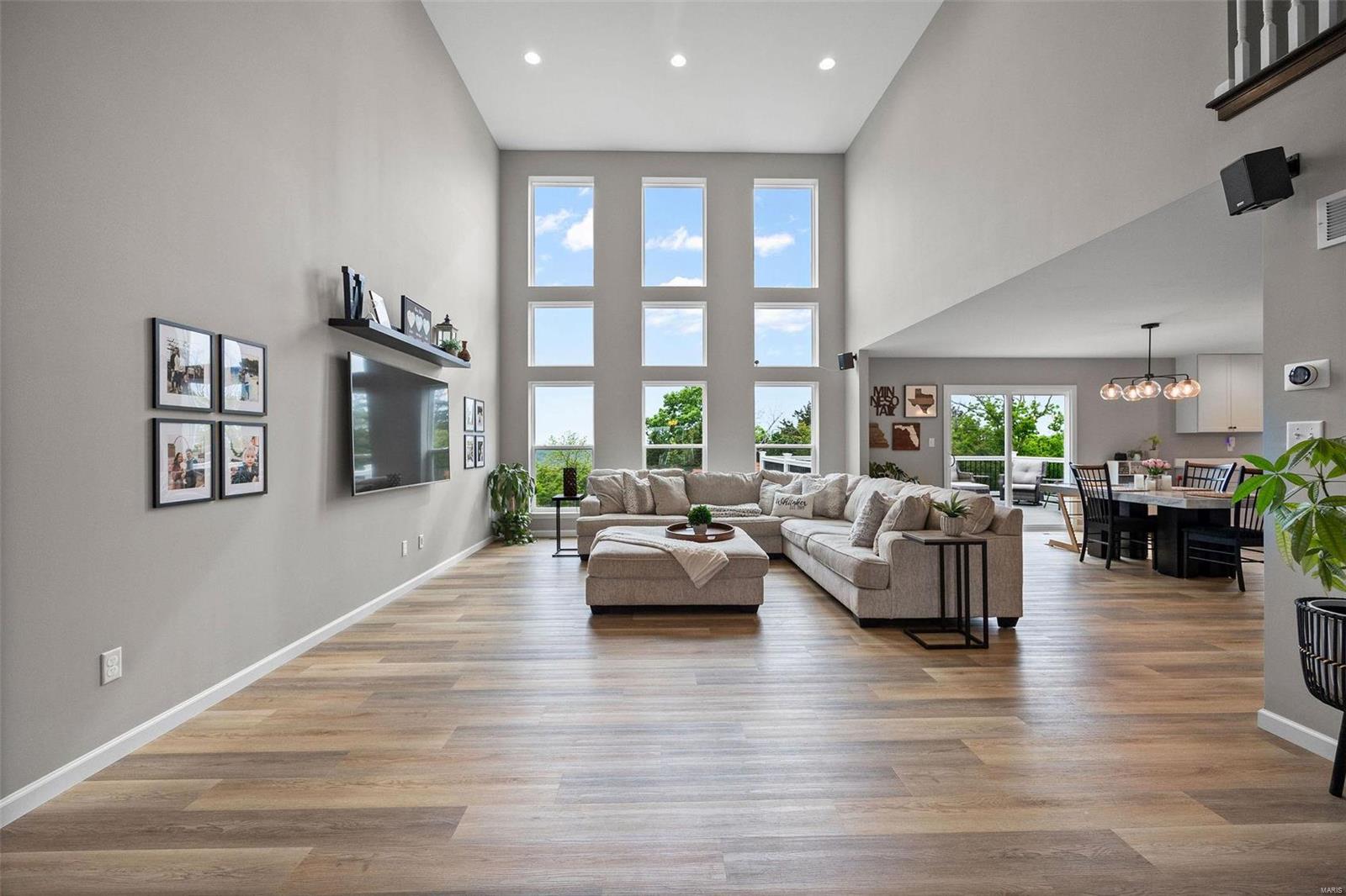 17604 Hitching Post Court Eureka, MO 63025 - Photo 5 of 61