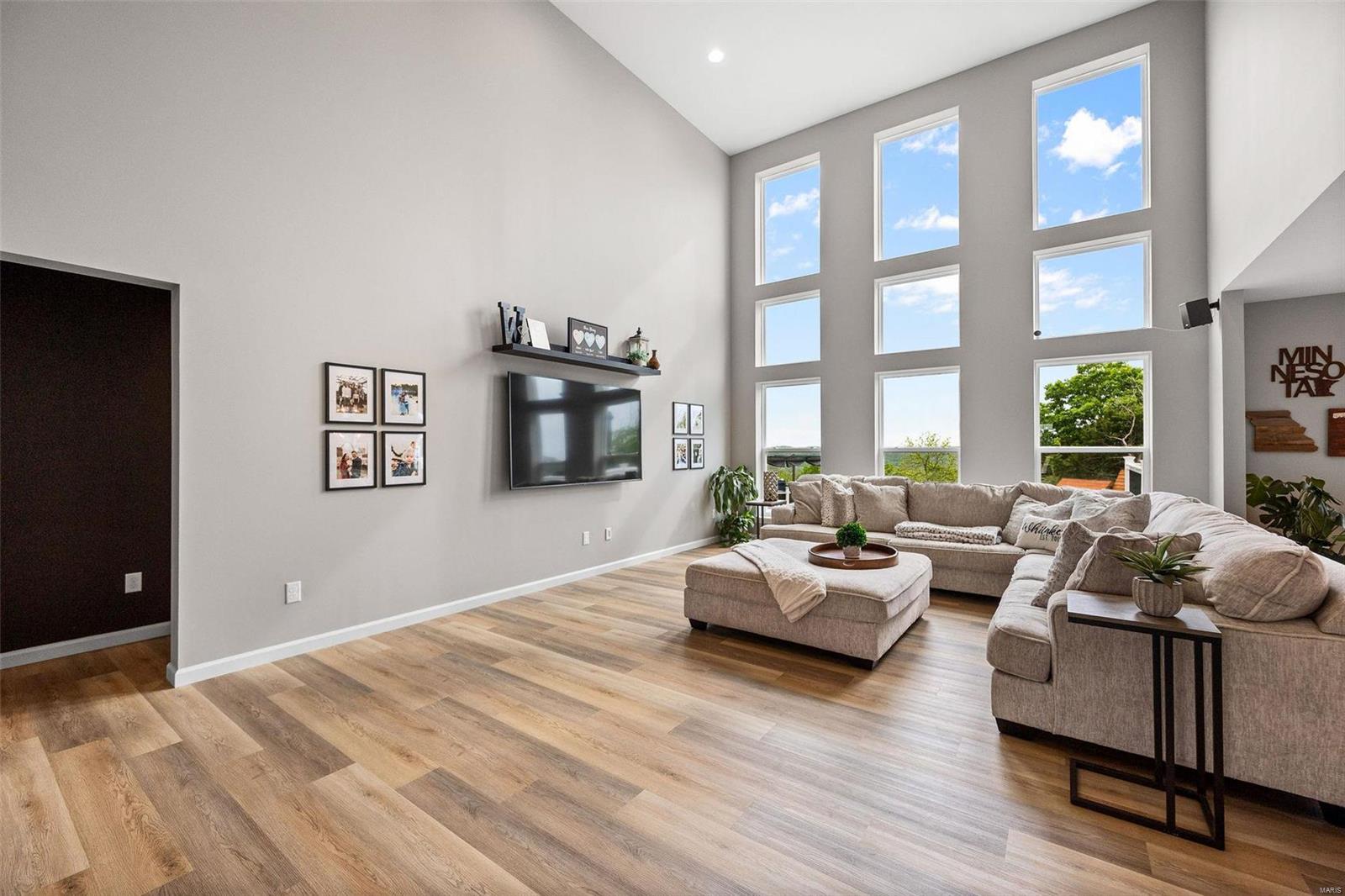 17604 Hitching Post Court Eureka, MO 63025 - Photo 6 of 61