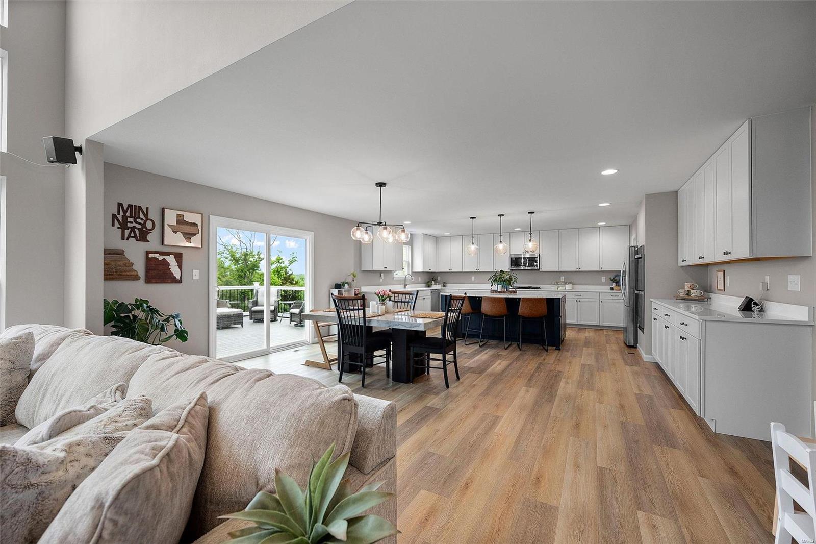 17604 Hitching Post Court Eureka, MO 63025 - Photo 8 of 61