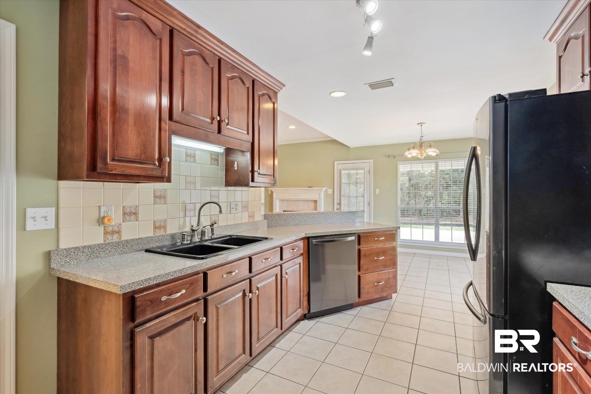 3469 Rowell Court Mobile, AL 36618 - Photo 8 of 20