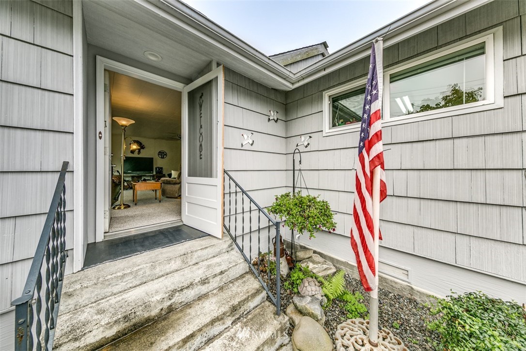 23 Lewis Road Port Angeles, WA 98362 - Photo 2 of 25 Gallery Image 2