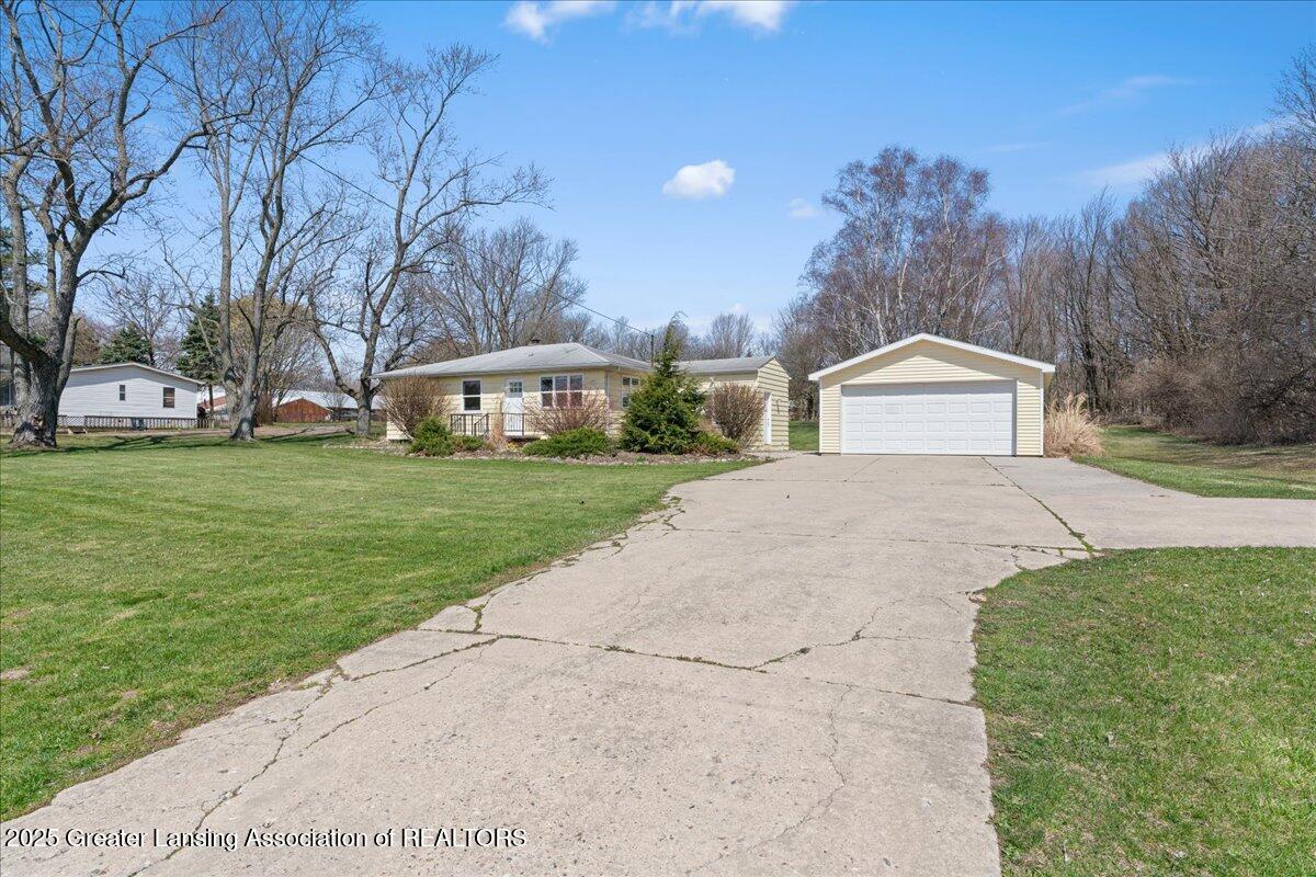 1384 Jolly Road Okemos, MI 48864 - Photo 19 of 33 07-Media Jett - 28