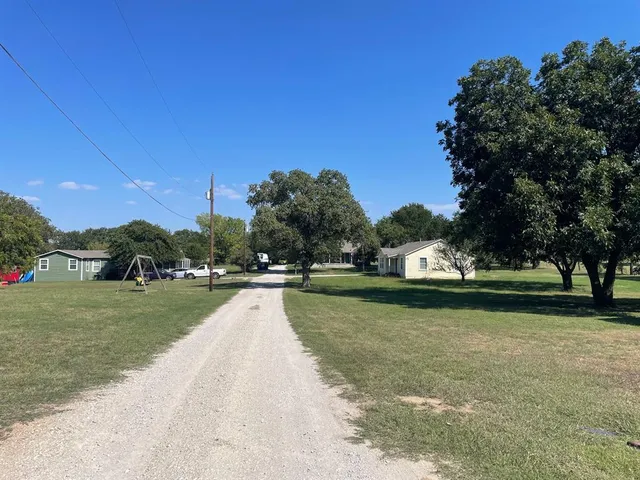 $985,000 | 1610 Newsom Mound Road, Springtown, TX 76082