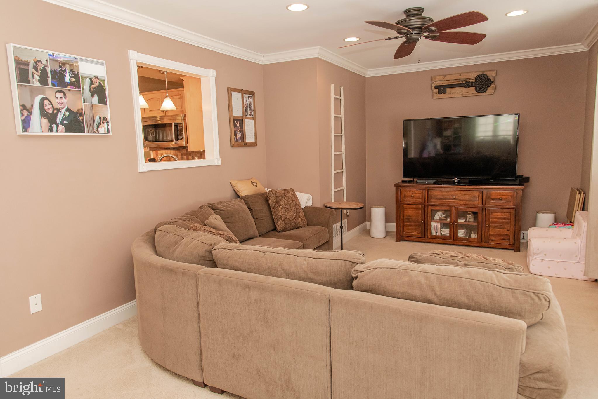 908 North Beecham Road Williamstown, NJ 08094 - Photo 15 of 33 Family Room