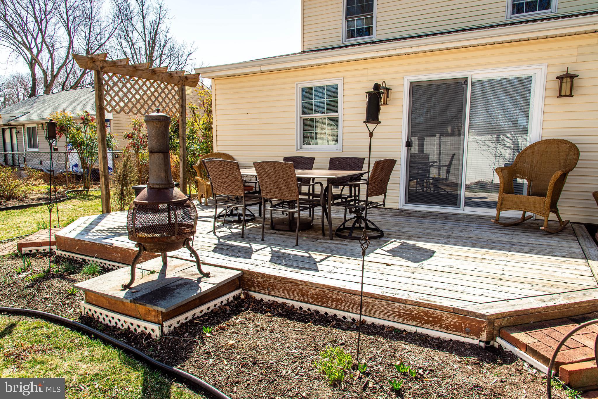 908 North Beecham Road Williamstown, NJ 08094 - Photo 28 of 33 Back Deck