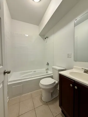 $1,595 | 3219 South Lituanica Avenue, Unit 1F, Chicago, IL 60608