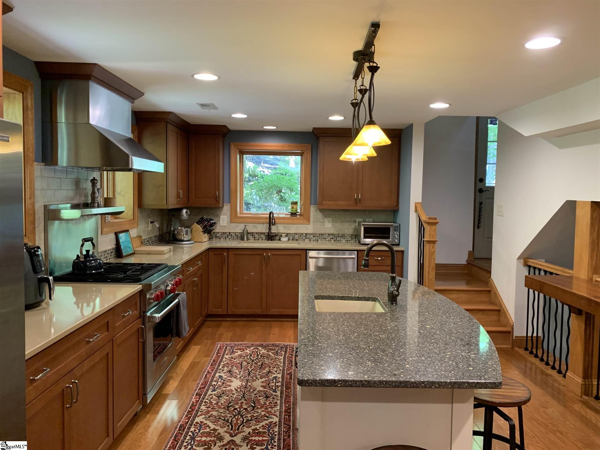 710 Seminole Point Road Fair Play, SC 29643 - Photo 3 of 35 Gallery Image 3