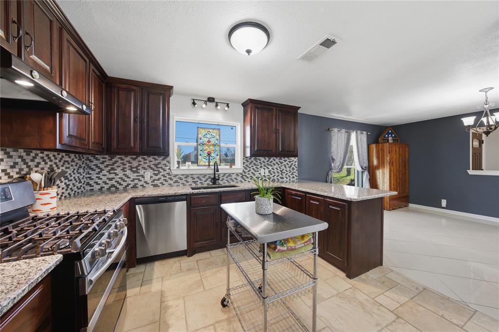 845 Griffith Avenue Terrell, TX 75160 - Photo 4 of 25