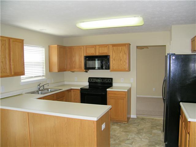 6947 Rutherford Drive Indianapolis, IN 46237 - Photo 6 of 18 Gallery Image 6