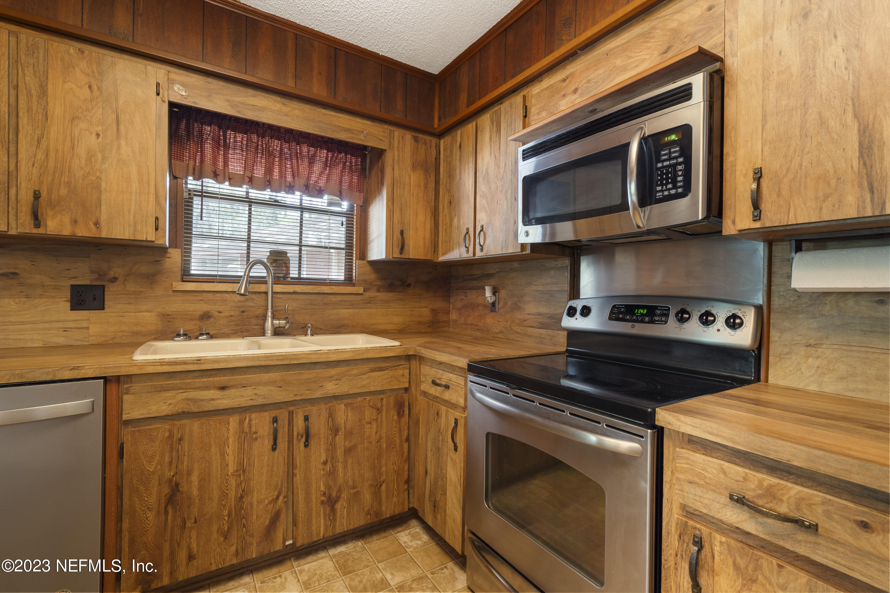 85632 Blackmon Road Yulee, FL 32097 - Photo 8 of 38 DSC03870