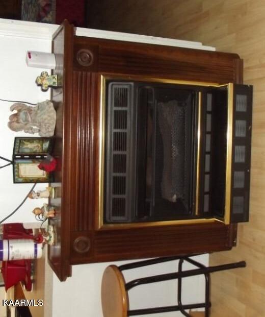 1368 Walt Reed Road Grandview, TN 37337 - Photo 11 of 59 FIREPLACE IN LIVING AREA
