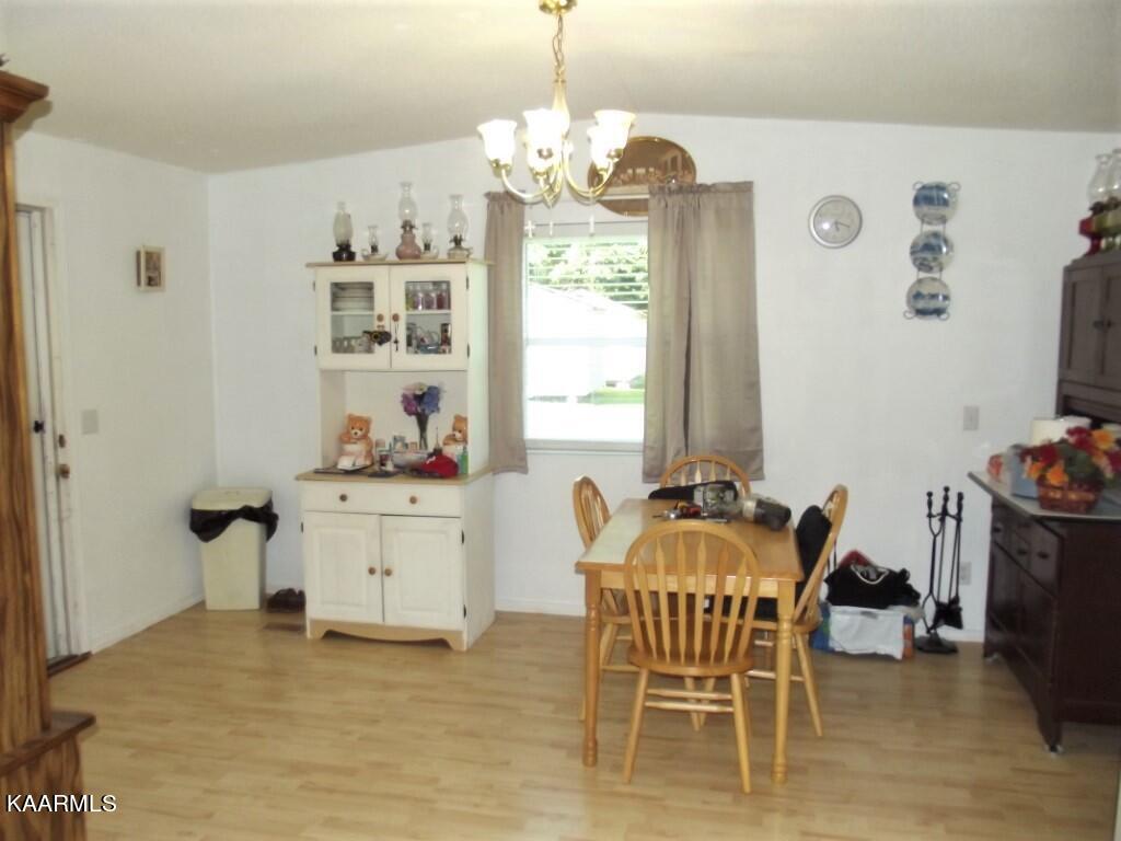 1368 Walt Reed Road Grandview, TN 37337 - Photo 20 of 59 BREAKFAST ROOM
