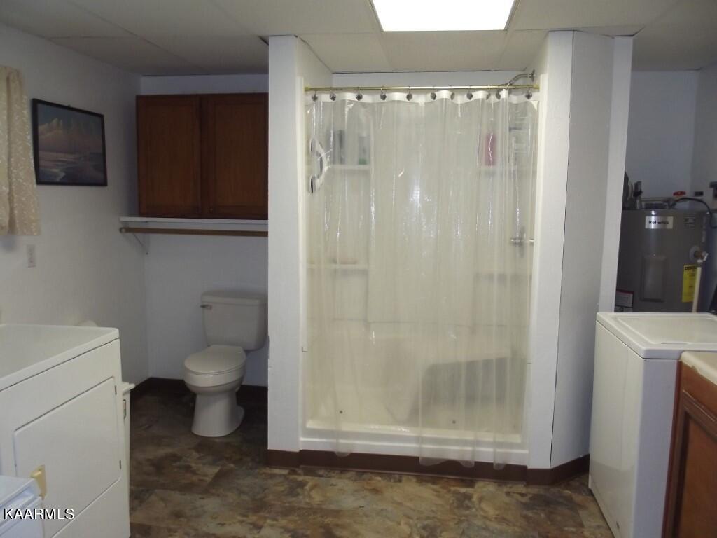 1368 Walt Reed Road Grandview, TN 37337 - Photo 31 of 59 GUEST BATH/LAUNDRY