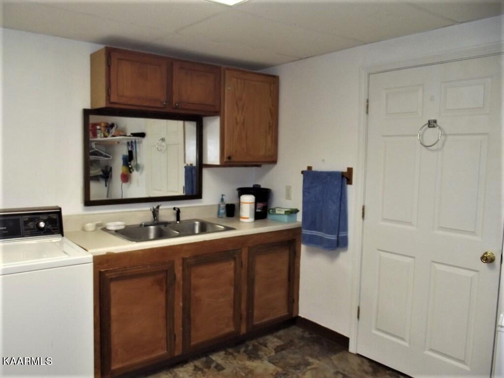 1368 Walt Reed Road Grandview, TN 37337 - Photo 32 of 59 GUEST BATH/LAUNDRY ROOM