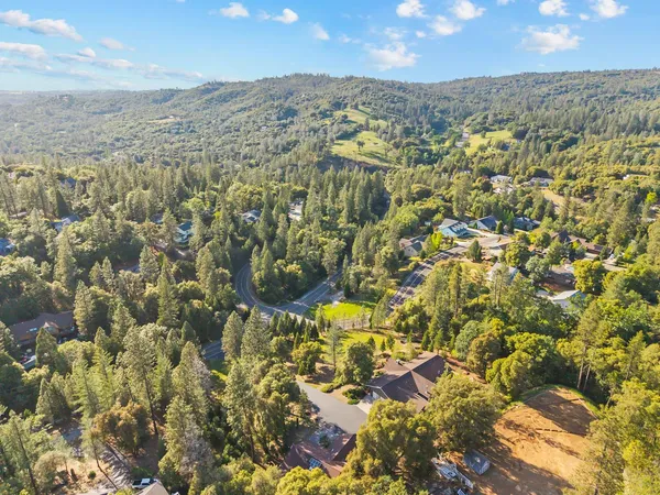 $785,500 | 19850 Clinton Road, Jackson, CA 95642
