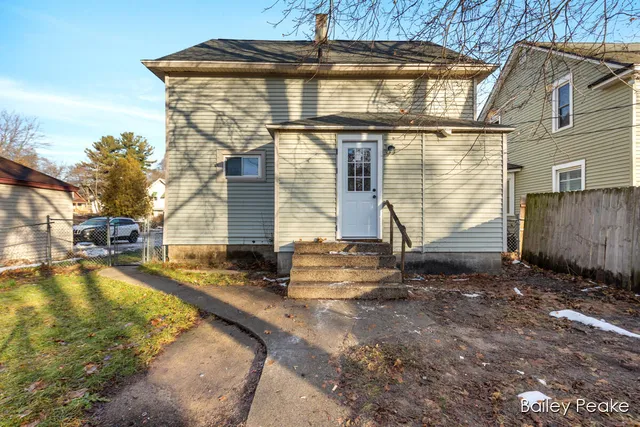 $249,900 | 912 Hancock Street Southeast, Grand Rapids, MI 49507