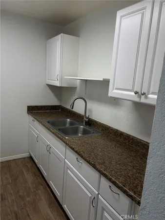 $2,000 | 2618 4th Street, Riverside, CA 92507