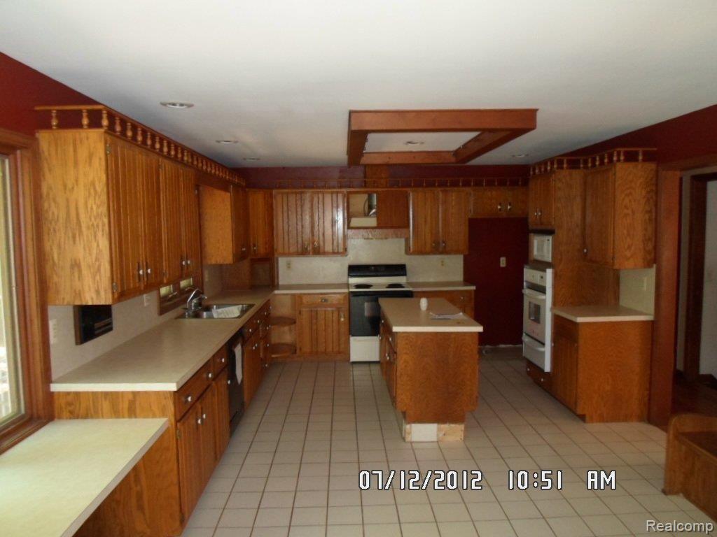 7998 perry lake rd 037.JPG