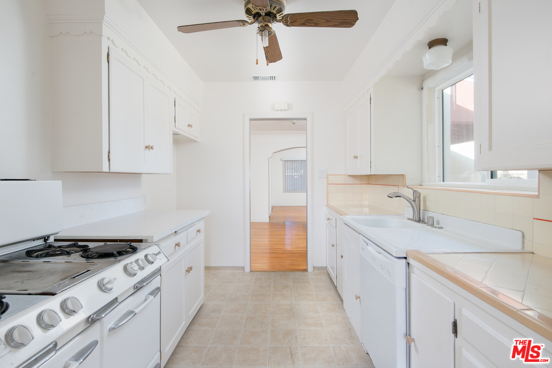 2225 Scott Road Burbank, CA 91504 - Photo 22 of 26 Gallery Image 22