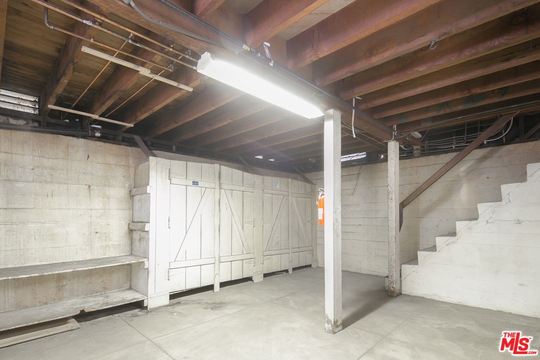 2225 Scott Road Burbank, CA 91504 - Photo 25 of 26 Gallery Image 25