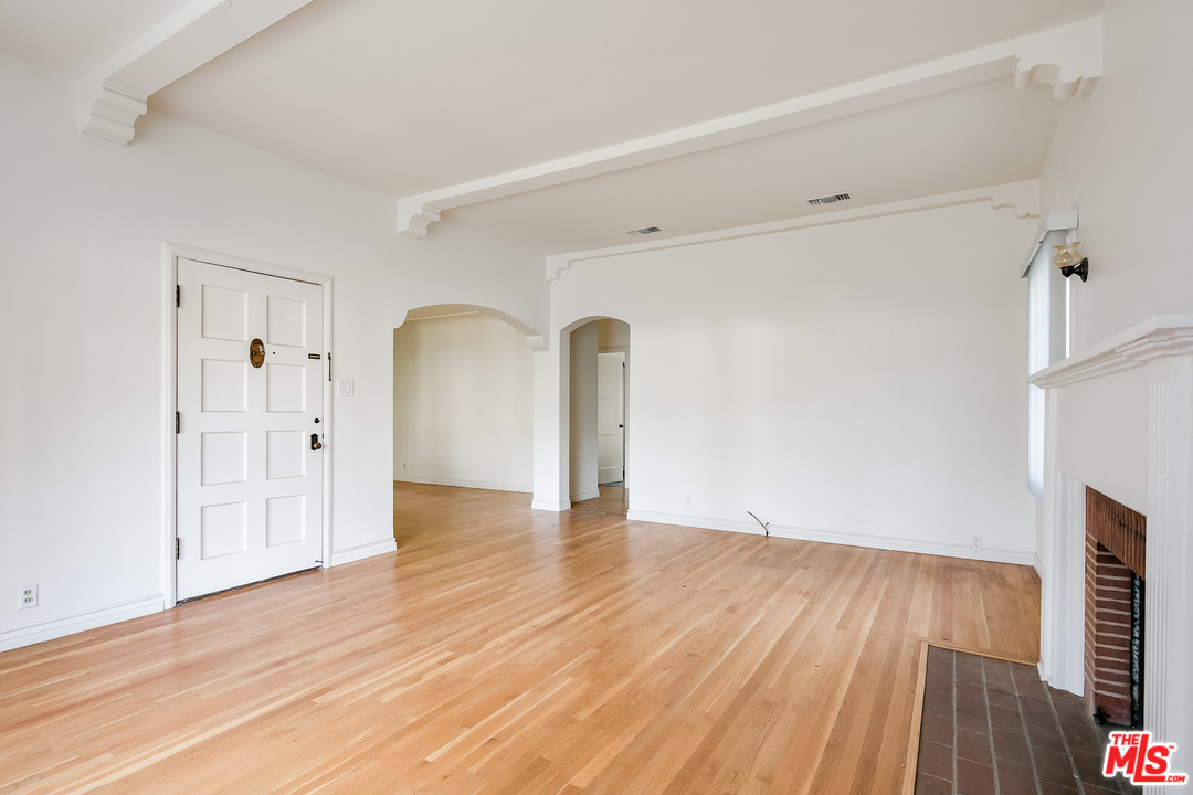 2225 Scott Road Burbank, CA 91504 - Photo 6 of 26 Gallery Image 6