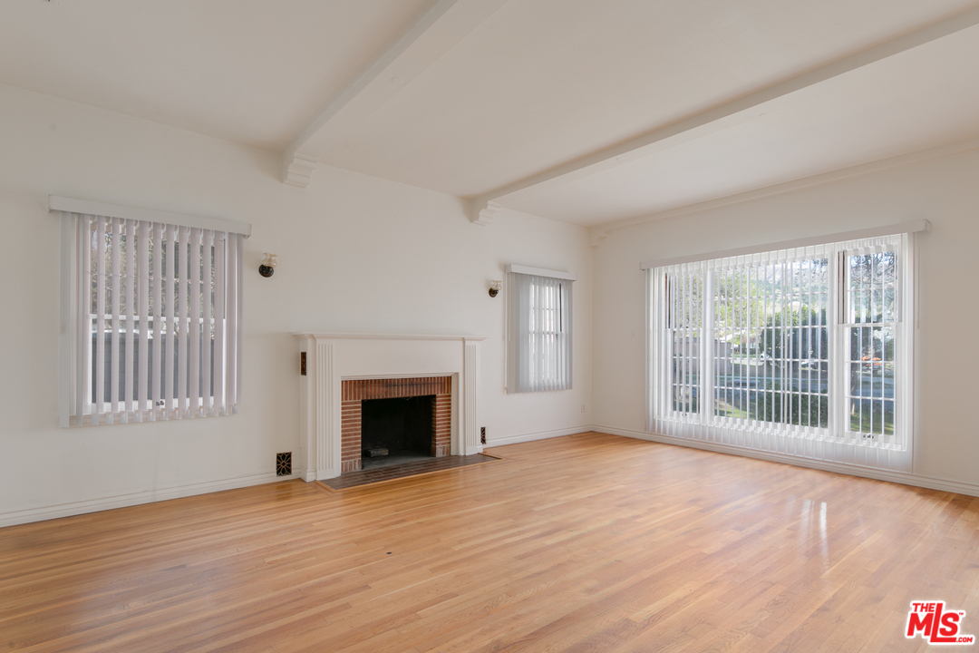 2225 Scott Road Burbank, CA 91504 - Photo 8 of 26 Gallery Image 8