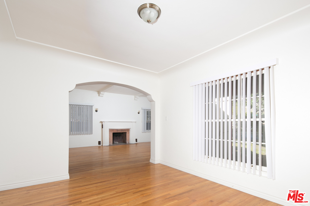 2225 Scott Road Burbank, CA 91504 - Photo 9 of 26 Gallery Image 9