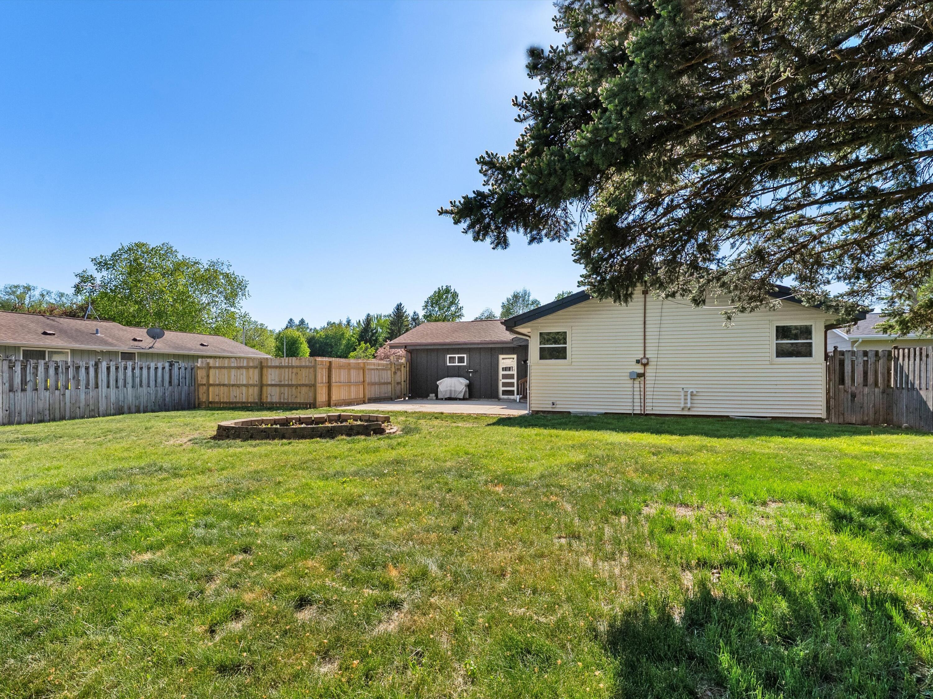 3919 Martin Lane Two Rivers, WI 54241 - Photo 26 of 31 07-007_3114778_01125