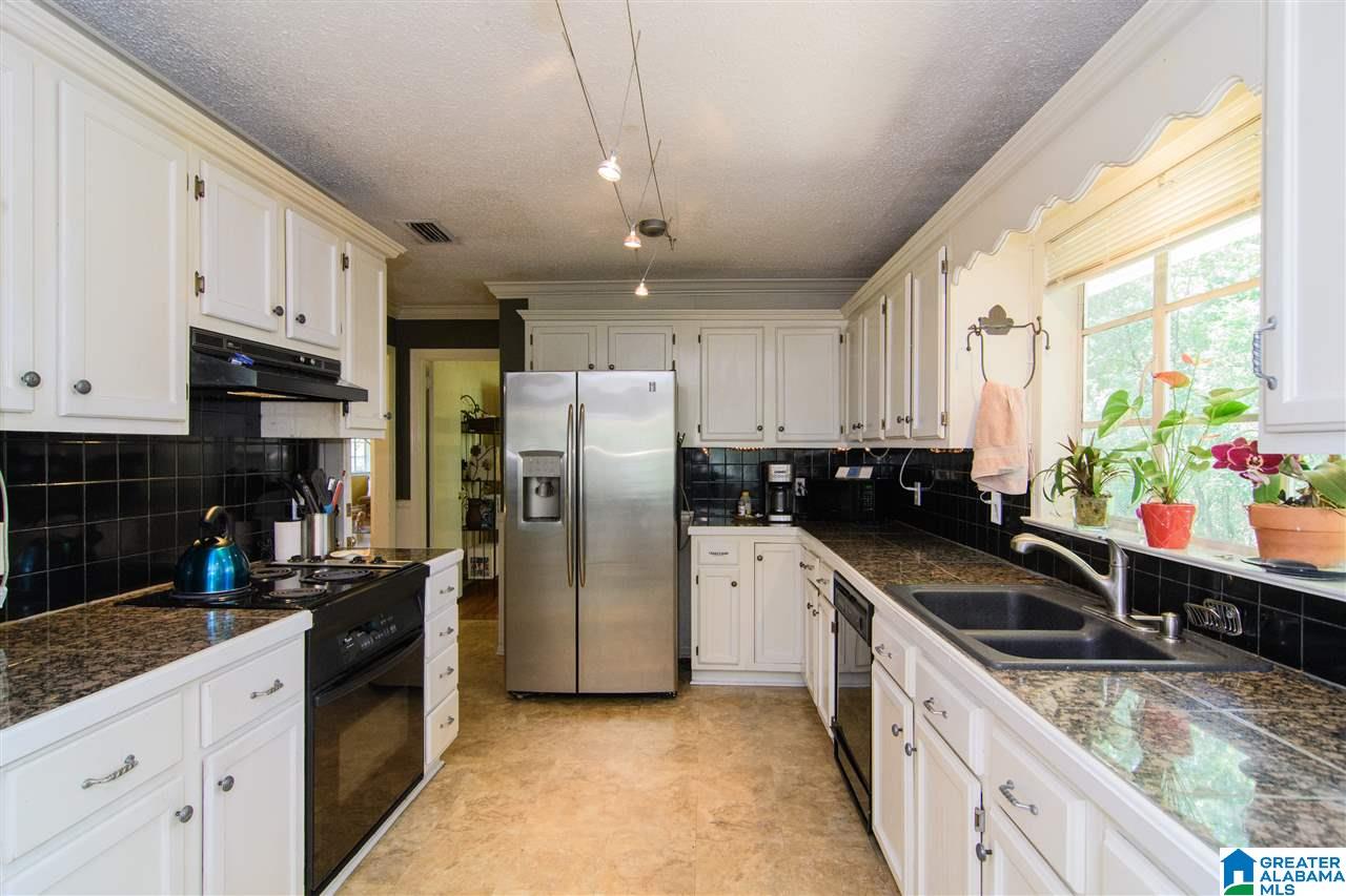 1524 Berry Road Birmingham, AL 35226 - Photo 7 of 33