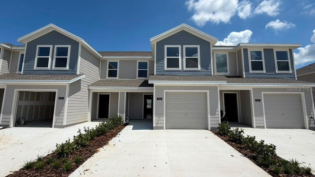 943 Phoenix Street Davenport, FL 33837 - Photo 1 of 32
