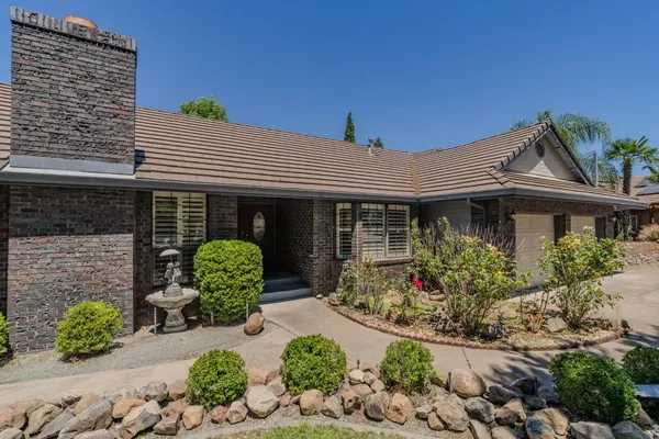$656,000 | 438 La Contenta Drive, Valley Springs, CA 95252