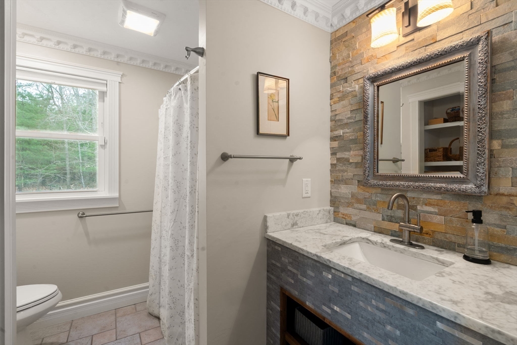 57 Fairhaven Lane Barnstable, MA 02632 - Photo 13 of 40