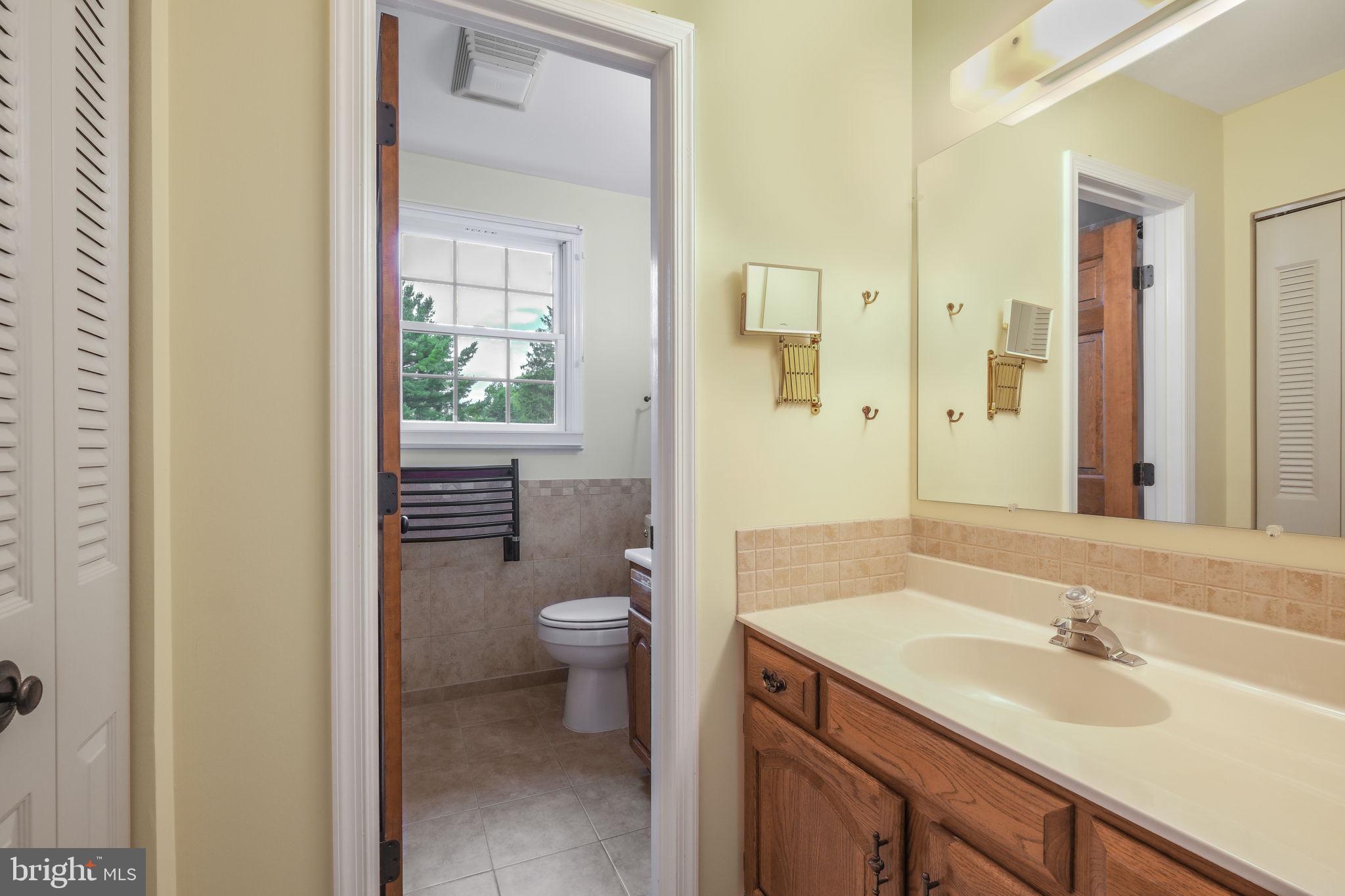 118 Summit Hall Road Gaithersburg, MD 20877 - Photo 21 of 41 Primary Bath