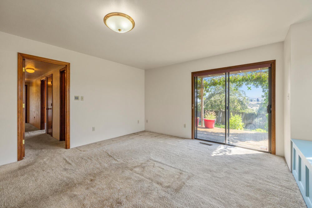 1620 Ridgecrest Drive Klamath Falls, OR 97601 - Photo 46 of 70 1620RidgecrestDr-68