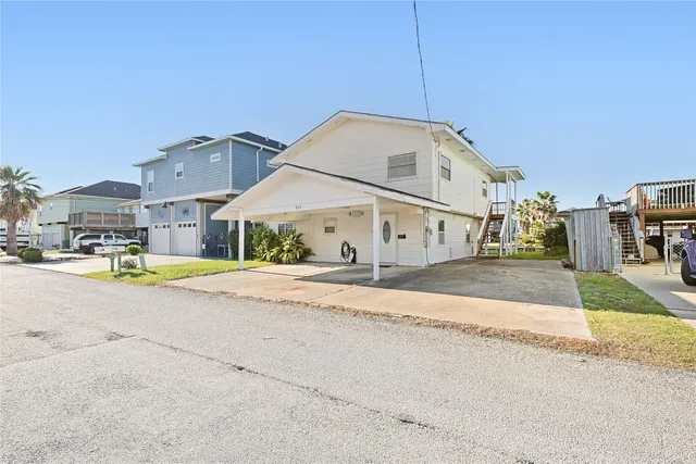 $299,000 | 434 Pompano Street, Bayou Vista, TX 77563